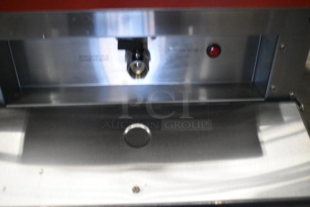 BRAND NEW SCRATCH AND DENT! 2023 Avantco 177PC201M 2.1 Gallon / 8 Liter Electric Countertop Pasta Cooker / Rethermalizer. 208/240 Volts, 1 Phase. - Image 6 of 8