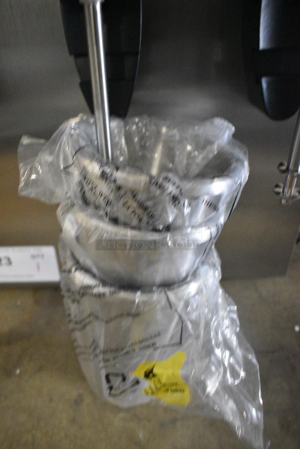 BRAND NEW SCRATCH AND DENT! AvaMix 928ADM3 Freestanding Triple Spindle Drink Mixer / Milkshake Machine. 110-120 Volts, 1 Phase. Tested and Working! - Image 4 of 7