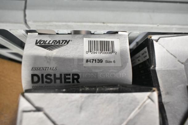 4 BRAND NEW SCRATCH AND DENT! Various Dishers Including Vollrath 47139 Jacob's Pride #6 White Thumb Press Disher - 5.33 oz.. 4 Times Your Bid! - Image 4 of 4