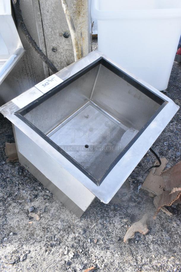 BRAND NEW SCRATCH AND DENT! Stainless Steel Drop In - Image 2 of 4