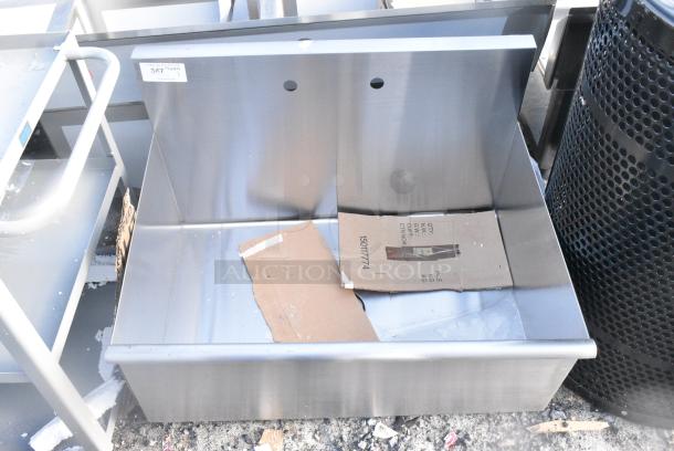 BRAND NEW SCRATCH AND DENT! Stainless Steel Single Bay Sink. No Legs. - Image 1 of 3