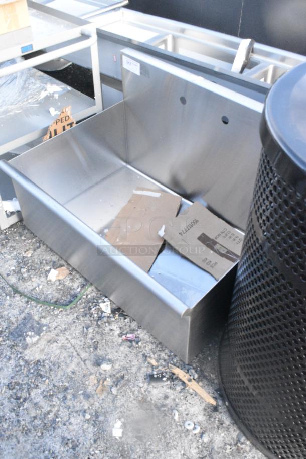 BRAND NEW SCRATCH AND DENT! Stainless Steel Single Bay Sink. No Legs. - Image 3 of 3