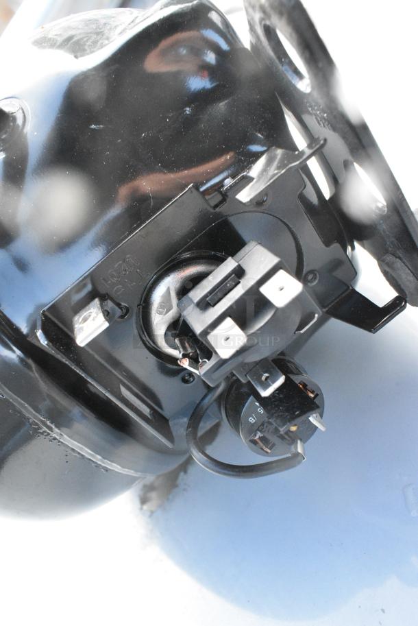 BRAND NEW SCRATCH AND DENT! Cubigel NUT55NR Motor - Image 4 of 5