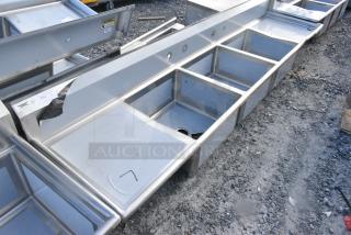 BRAND NEW SCRATCH AND DENT! Regency 600S32323224 Stainless Steel 3 Bay Sink w/ Dual Drain Boards. No Legs.