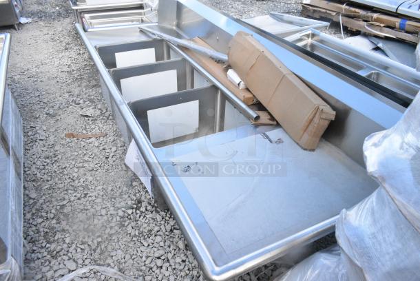 BRAND NEW SCRATCH AND DENT! Regency 600DDTS384RT 16-Gauge 7' Soiled / Dirty Dish Table with 3-Compartment Sink - 16" x 20" x 14" Bowls - Right Drainboard - Image 3 of 5