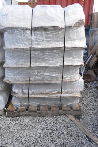 BRAND NEW SCRATCH AND DENT! Pallet Lot of 128DS1N236B007 Clear Poly Dairy Gallons