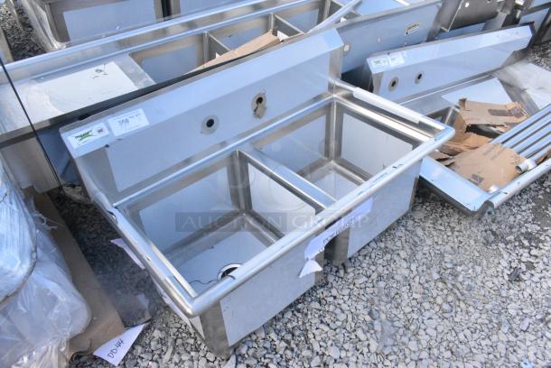 BRAND NEW SCRATCH AND DENT! Regency 600S21717 57" 16 Gauge Stainless Steel Two Compartment Commercial Sink with Galvanized Steel Legs and 1 Drainboard - 17" x 17" x 12" Bowls - Left Drainboard. No Legs. - Image 2 of 4