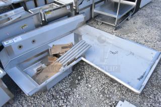BRAND NEW SCRATCH AND DENT! Regency 600DDTL60R 5' 16-Gauge Stainless Steel Soiled L-Shape Dishtable - Right Landing