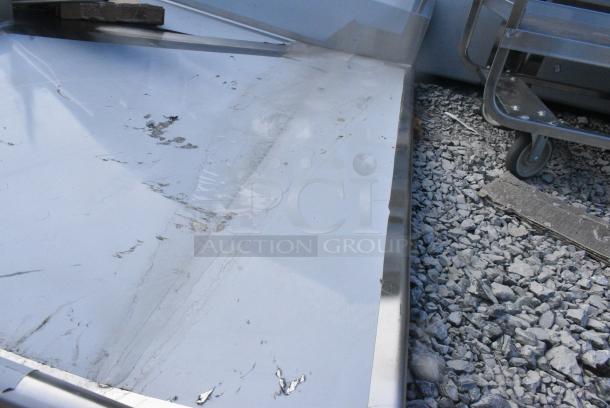 BRAND NEW SCRATCH AND DENT! Regency 600DDTL60R 5' 16-Gauge Stainless Steel Soiled L-Shape Dishtable - Right Landing - Image 4 of 6