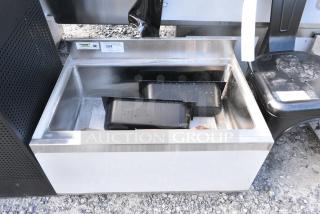 BRAND NEW SCRATCH AND DENT! Regency 600IB2130C0 21" x 30" Underbar Ice Bin with 10 Circuit Post-Mix Cold Plate and Bottle Holders