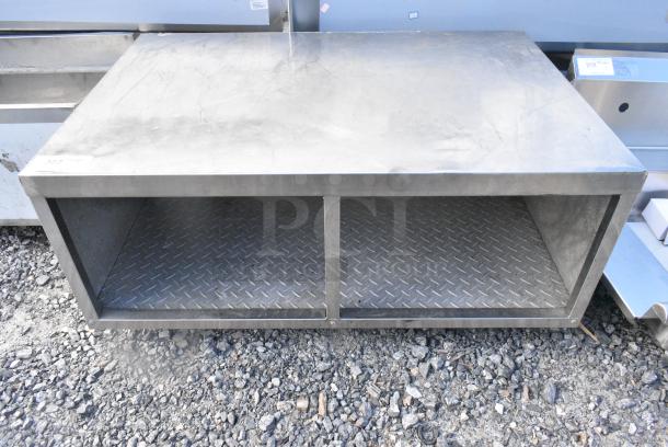 Stainless Steel Equipment Table w/ Under Shelf. - Image 1 of 4
