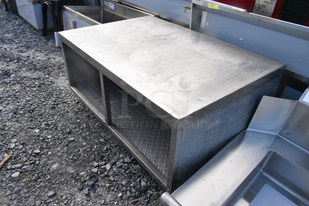 Stainless Steel Equipment Table w/ Under Shelf. - Image 3 of 4