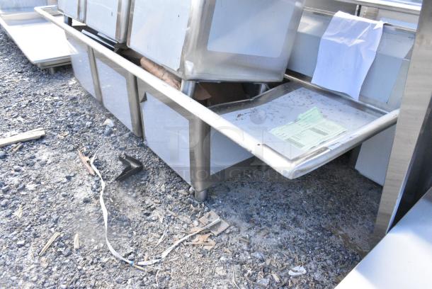 BRAND NEW SCRATCH AND DENT! Regency 600S3181818X 94" 16 Gauge Stainless Steel Three Compartment Commercial Sink with Cross Bracing and 2 Drainboards - 18" x 18" x 14" Bowls. No Legs. - Image 3 of 5