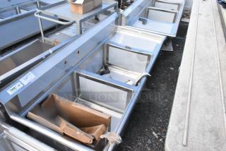 BRAND NEW SCRATCH AND DENT! Regency 600S2242418R Stainless Steel 2 Bay Sink w/ Right Side Drain Board.