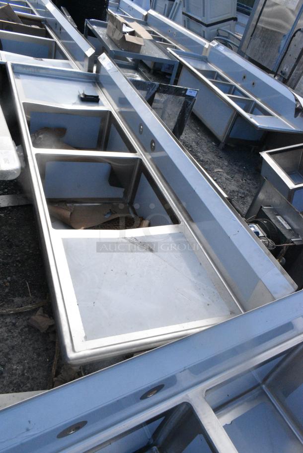 BRAND NEW SCRATCH AND DENT! Regency 600S22424224 Stainless Steel 2 Bay Sink w/ Dual Drain Boards. No Legs. - Image 2 of 3