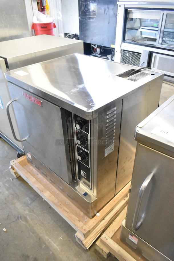 BRAND NEW SCRATCH AND DENT! 2024 Blodgett DFG-50 Premium Series Natural Gas Single Deck Half Size Convection Oven with Draft Diverter. 27,500 BTU - Image 3 of 7