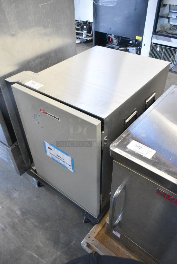 BRAND NEW SCRATCH AND DENT! 2023 Metro TC90BB FlavorHold Series Half Height Heated Holding Cabinet with Bumper - Holds Nine 18" x 26" Bun Pans. 120 Volts, 1 Phase. Tested and Working! - Image 3 of 7