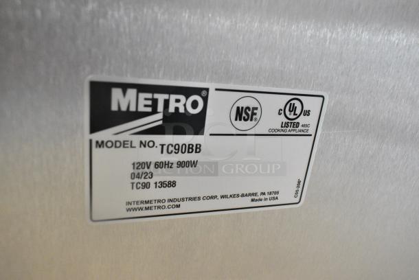 BRAND NEW SCRATCH AND DENT! 2023 Metro TC90BB FlavorHold Series Half Height Heated Holding Cabinet with Bumper - Holds Nine 18" x 26" Bun Pans. 120 Volts, 1 Phase. Tested and Working! - Image 7 of 7