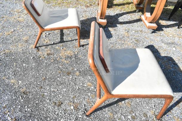 2 White Chair. 2 Times Your Bid! - Image 3 of 4