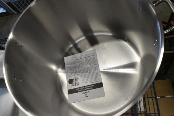 BRAND NEW SCRATCH AND DENT! Stainless Steel Stock Pot w/ Lid - Image 4 of 4