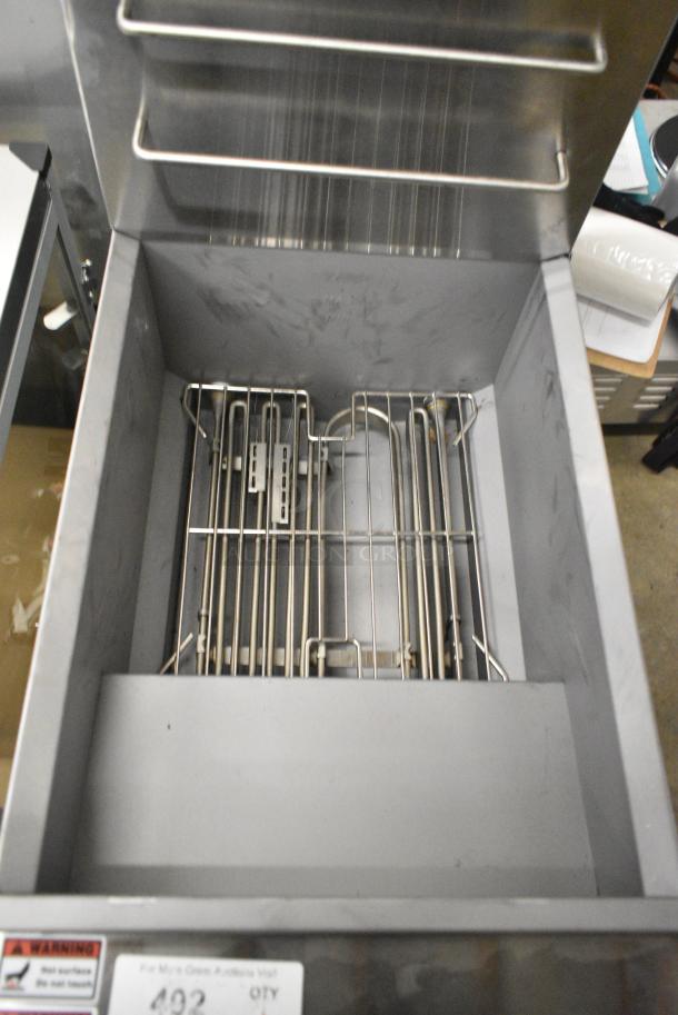 BRAND NEW SCRATCH AND DENT!  2023 Avantco 177EF40B Stainless Steel Commercial Floor Style Electric Powered Deep Fat Fryer. 208 Volts, 1 Phase. - Image 4 of 6