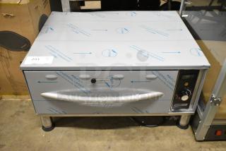 BRAND NEW SCRATCH AND DENT! 2024 ServIt 423WDSFS1 Stainless Steel Commercial Countertop Single Drawer Warming Drawer. 120 Volts, 1 Phase. Tested and Working!