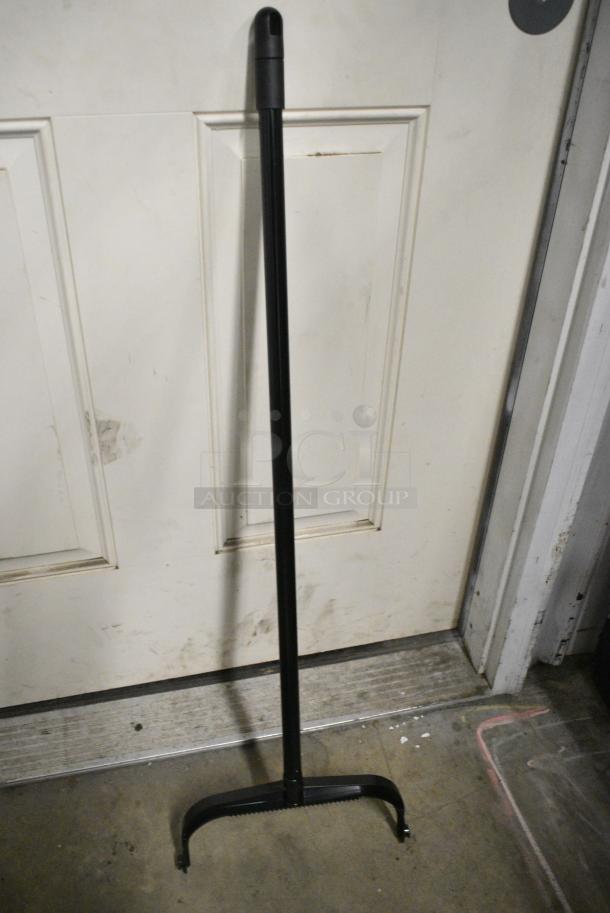 5 BRAND NEW SCRATCH AND DENT! Black Poly Dust Pan Handles. 5 Times Your Bid! - Image 1 of 2
