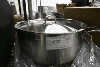 BRAND NEW SCRATCH AND DENT! Vigor 473TPLBRZR16 SS3 Series 16 Qt. Tri-Ply Stainless Steel Brazier with Cover.