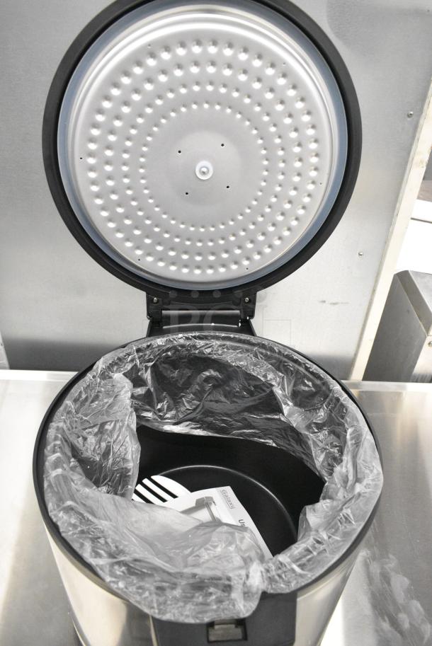 BRAND NEW SCRATCH AND DENT! Galaxy 177RWG90 Stainless Steel Electric Rice Cooker. 120 Volts, 1 Phase. - Image 5 of 9