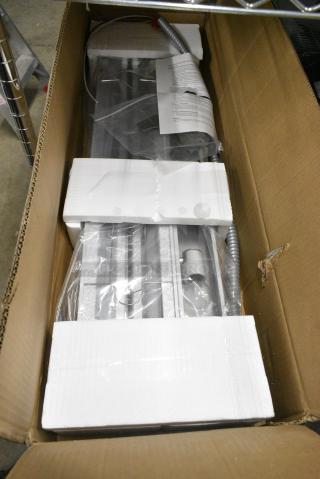 BRAND NEW SCRATCH AND DENT! ServIt 423SW36TLHA 36" Lighted Strip Warmer with Single Toggle Control. 120 Volts, 1 Phase.