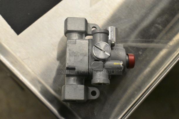 BRAND NEW! TS11J-3211-1-0 2426D Metal Unit - Image 1 of 3