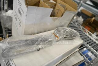 4 BRAND NEW! Box of 36 Windsor B401FPLF Windsor III Dinner Fork. 4 Times Your Bid!