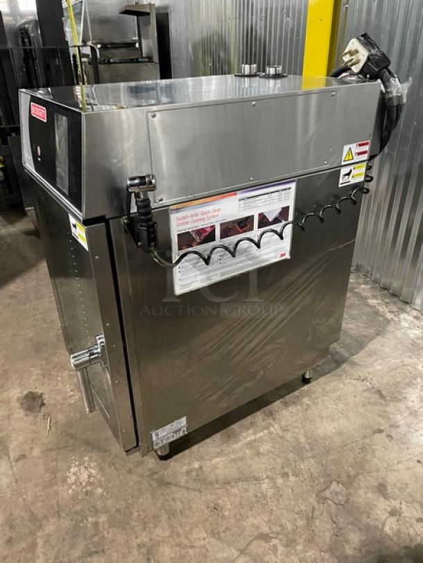 Sweet! Blodgett Commercial Stainless Steel Electric Powered Boilerless Mini Size Combi Oven! With Built In Pan Holding Rack! With Android-Based Touch Screen Controls! With Hand Shower Attachment! Model: BLCT-10E SN: 011918BT115S! 208V 3 Phase! On Legs! Working When Removed! - Image 2 of 11