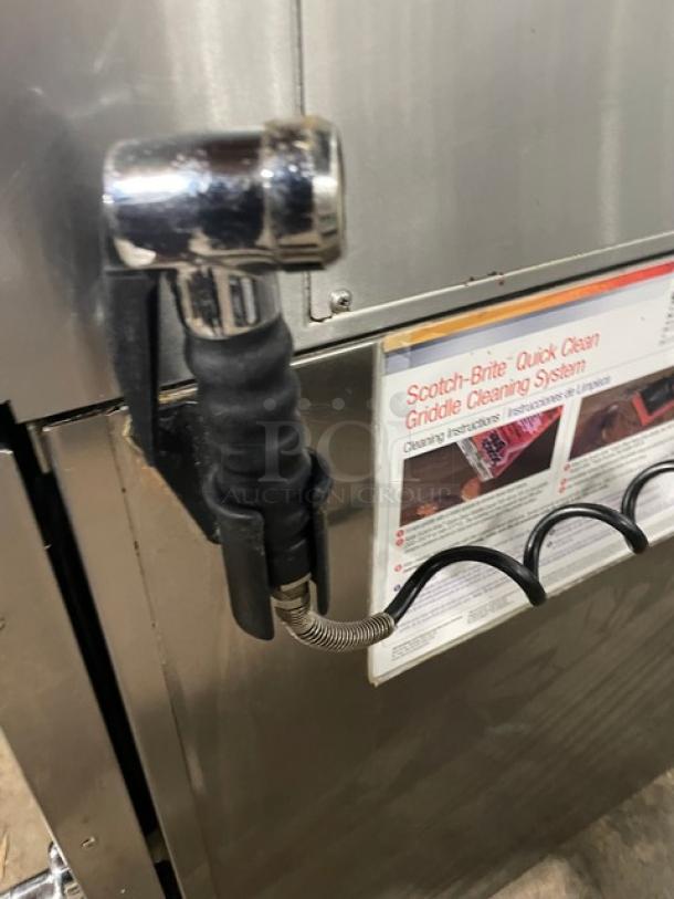 Sweet! Blodgett Commercial Stainless Steel Electric Powered Boilerless Mini Size Combi Oven! With Built In Pan Holding Rack! With Android-Based Touch Screen Controls! With Hand Shower Attachment! Model: BLCT-10E SN: 011918BT115S! 208V 3 Phase! On Legs! Working When Removed! - Image 8 of 11