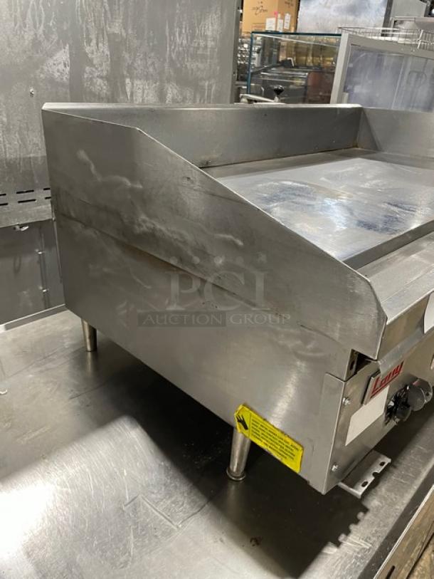 Great! Lang Commercial Stainless Steel Natural Gas Powered Countertop Highly Polished Chrome Top Mirror Shine Flat Griddle! With Thermostatic Controls! Model: 148SC-NAT-SH SN: GT2481218A0011! On Legs! - Image 2 of 10
