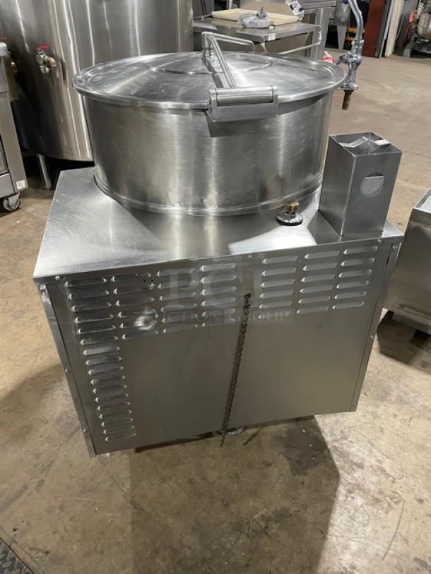 WOW! Cleveland Range Commercial Slef Contained Stainless Steel Natural Gas Powered 40LB Stationary Steam Kettle! With Knob & Faucet! Model: KGL-40 SN: WT2697-93E-01! On Legs! - Image 4 of 10