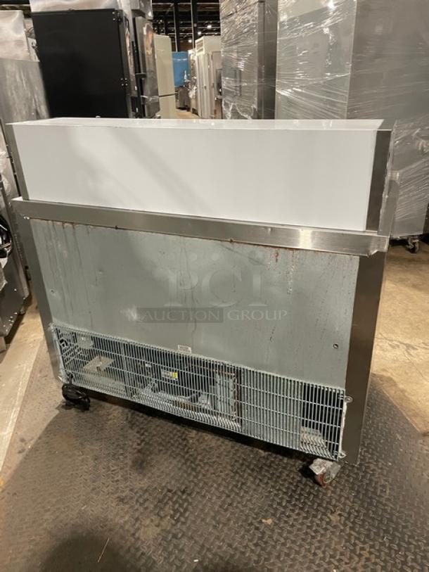 Leader Commercial Stainless Steel 2 Door Refrigerated Bain Marie Style Mega Top Salad/Sandwich Prep Table! Model: ESLM48S/C SN: NQ01M2807A! 115V 1 Phase! On Casters! - Image 4 of 9