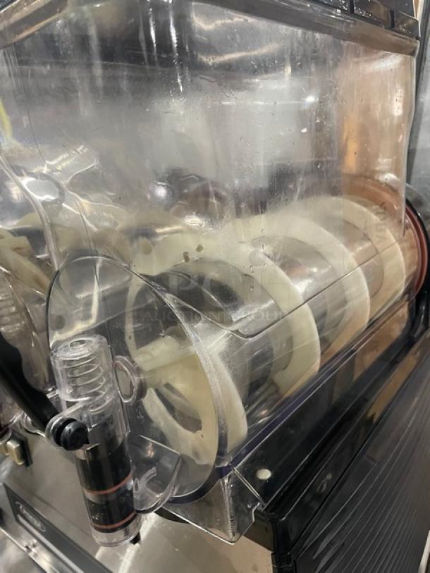 Omega Commercial Stainless Steel/Black Countertop Slushie/Smoothie Frozen Drink Machine! With 3 Clear Polycarbonate Mixing/Holding Containers! Model: OFS30 SN: 3FS16100070! 120V 1 Phase! - Image 5 of 8