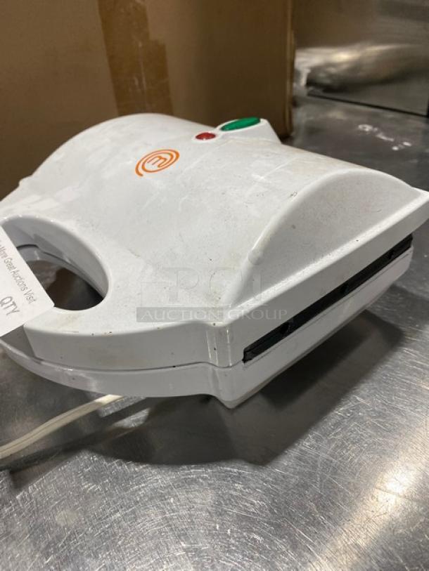 MasterChef Commercial White Electric Powered Countertop Corndog Waffle Maker! - Image 2 of 5
