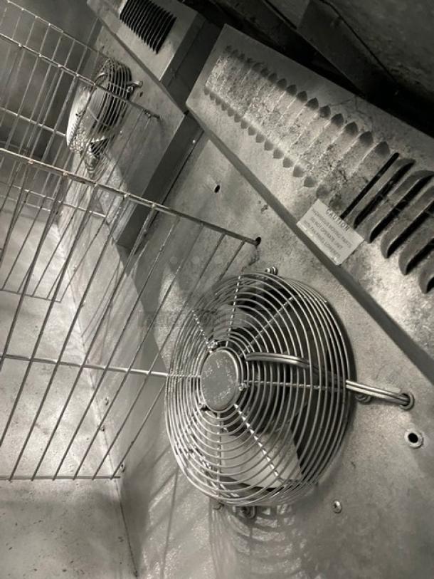 Migali Competitor Series Commercial Black Powder Coated Steel 95" Horizontal Bottle Cooler! With 3 Stainless Steel Sliding Lids! With Wire Rack Dividers! Model: HBC-95 SN: 2009020157! 115V 1 Phase! - Image 7 of 9