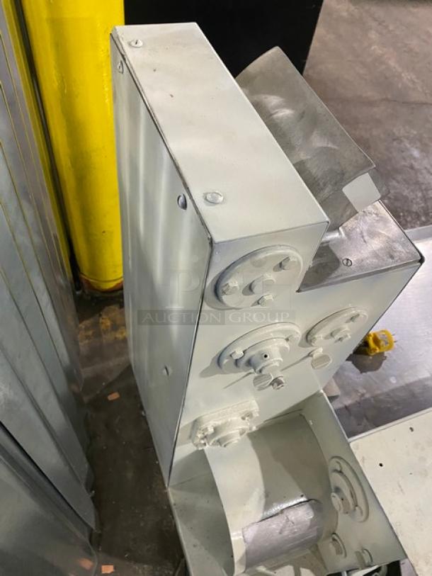 Acme 7 Series Commercial Stainless Steel Countertop Pizza Dough Roller/Sheeter Machine! Model: 7 SN: 7-2375! 115V 1 Phase! - Image 4 of 9