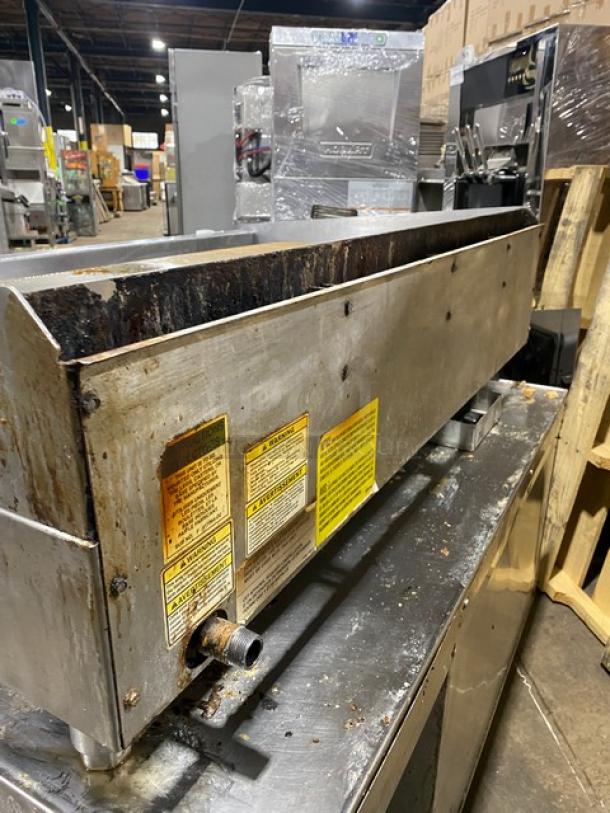Vulcan Commercial Stainless Steel Natural Gas Powered 48" Mirror Shine Polished Top Flat Griddle! With Snap Action Thermostatic Controls! Model: MSA48-101! On Legs! - Image 4 of 9