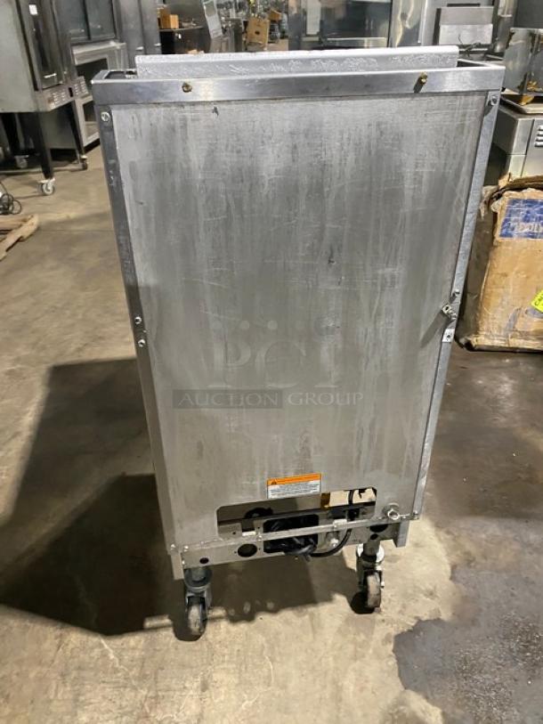 Pitco Solstice Supreme Series Commercial Stainless Steel Natural Gas Powered 75Lb Deep Fat Fryer! Enerygy Star Certified! With Backsplash & Fryer Basket Hanger! Model: SSH75 SN: G18CB091288! 115V! On Casters! Working When Removed! - Image 3 of 9