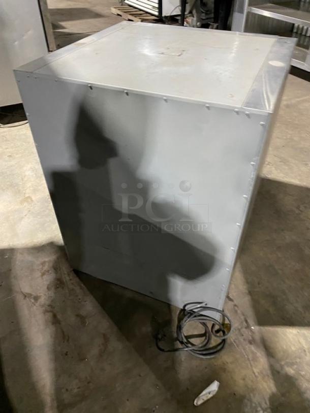Traulsen Commercial Stainless Steel Solid Single Door Undercounter Reach In Refrigerator! With Poly Coated Wire Rack! Model: ARC 1-26WSC SN: M811340 8M! 115V 1 Phase! - Image 4 of 7