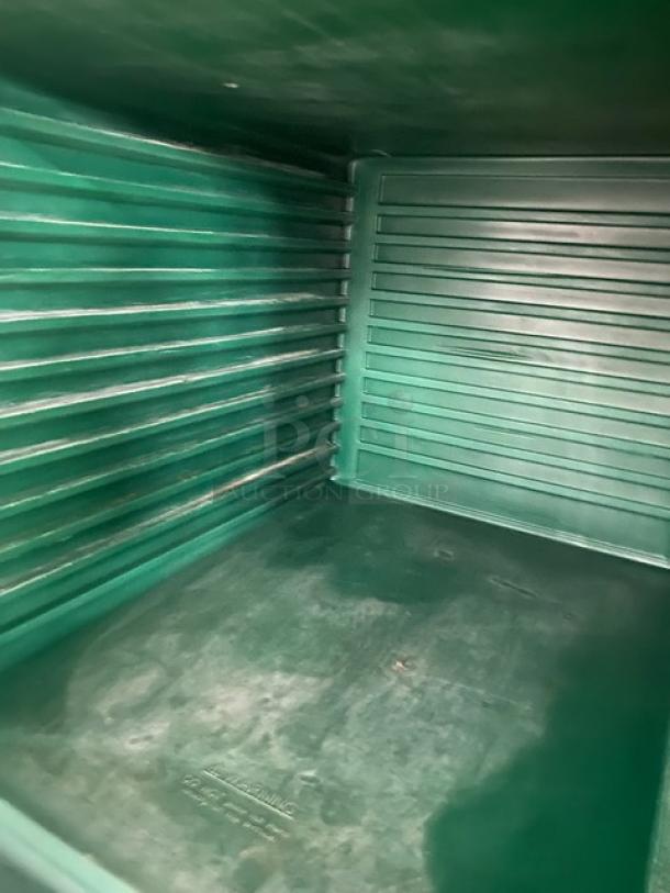 Cambro Ultra Camcarts Series Commercial Kentucky Green Insulated Food Pan Carrier! With 24 Full Size Pan Capacity! On Casters! - Image 6 of 6