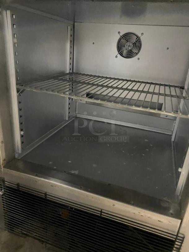 Traulsen Commercial Stainless Steel Solid Single Door Undercounter Reach In Refrigerator! With Poly Coated Wire Rack! Model: ARC 1-26WSC SN: M811340 8M! 115V 1 Phase! - Image 5 of 7