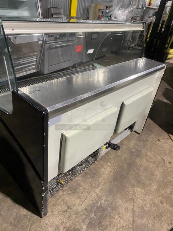 Docriluc Commercial Refrigerated Curved Front Glass Bakery/Meat Deli Display Case! With Rear Sliding Doors! With Stainless Steel Worktop! With Refrigerated Under Storage! 110V! - Image 4 of 9
