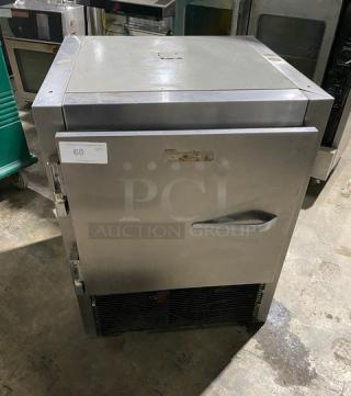 Traulsen Commercial Stainless Steel Solid Single Door Undercounter Reach In Refrigerator! With Poly Coated Wire Rack! Model: ARC 1-26WSC SN: M811340 8M! 115V 1 Phase!