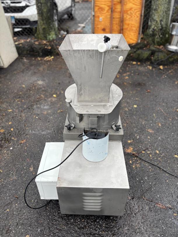 Deighton Manufacturing R Series 180 Formatic M/C Depositor PATTY FORMATION - Image 3 of 6