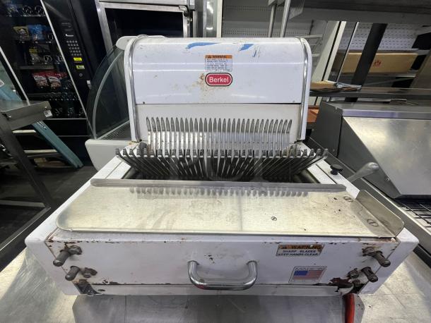 Berkel MB1/2 Bread Slicer, 1/2" Slice Thickness, White, 115v - Image 5 of 6